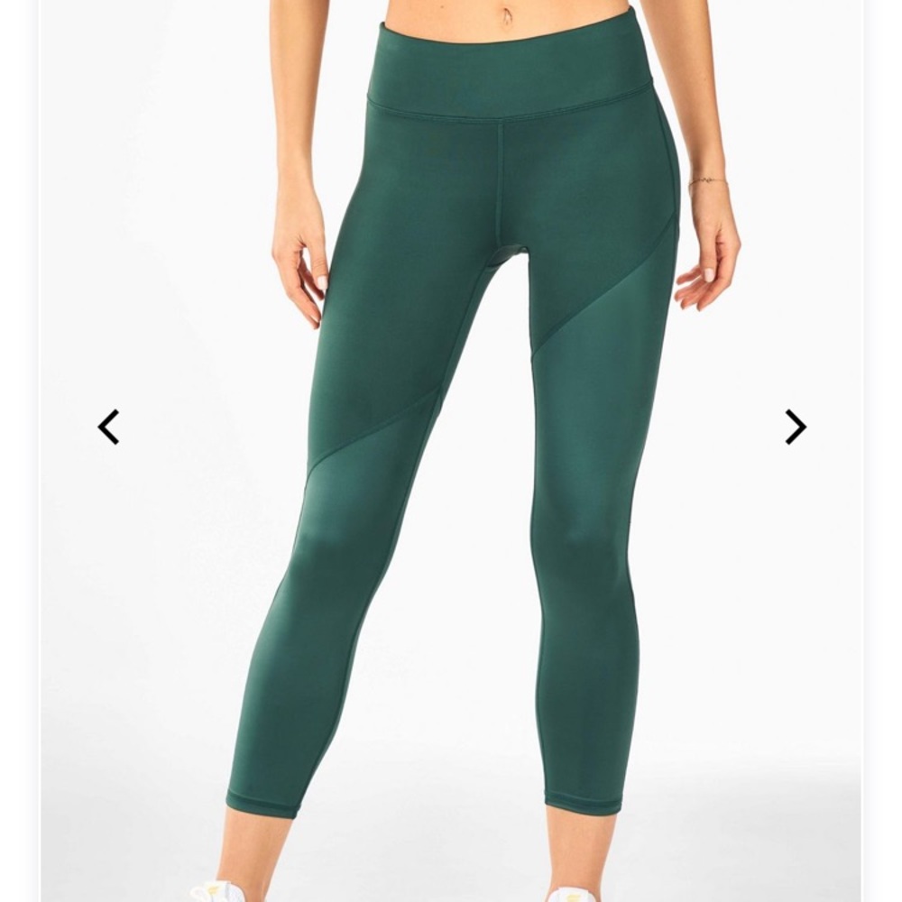 Fabletics salar statement ultracool 7/8 legging